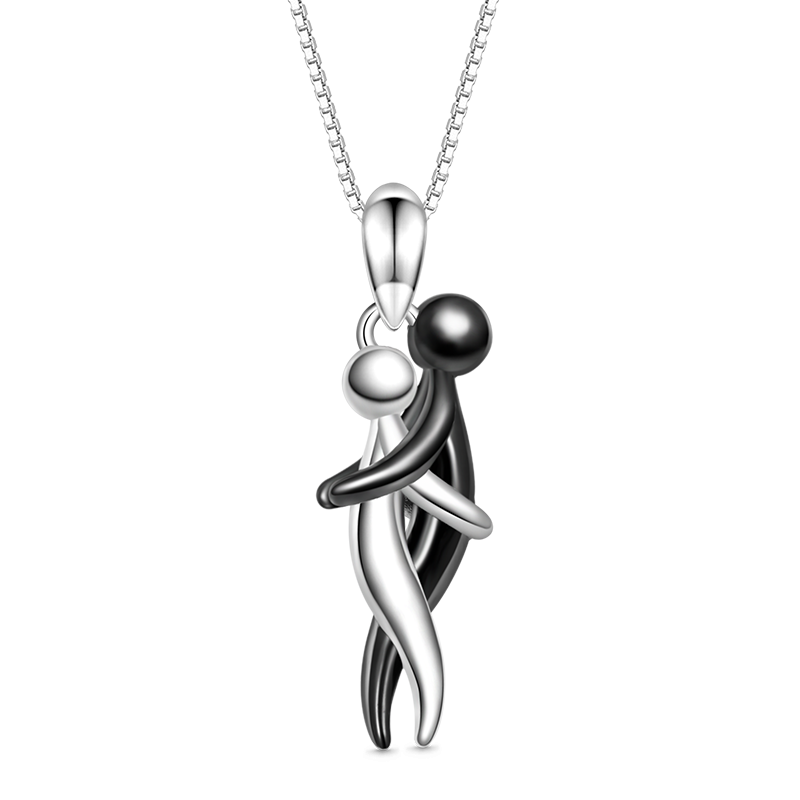 Gnoce Lover Embraces Romantic Necklaces