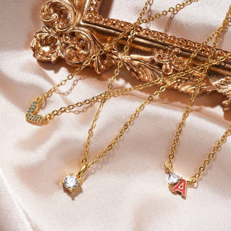 Gnoce Solitaire Diamond Pendant Necklaces