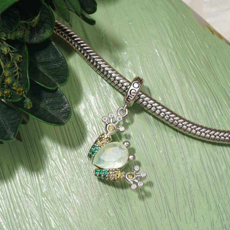 Gnoce Green Beneficial Insect Frog Pendant Dangle Charm