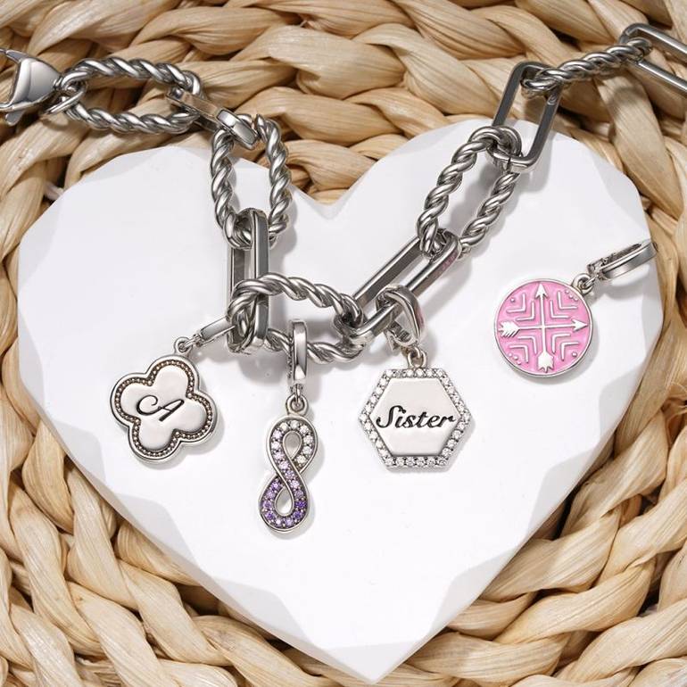 Gnoce Infinity Love Clasp Clusters Charm