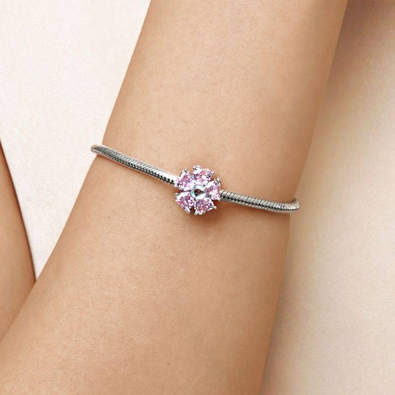 Gnoce Pink Blooming Flower Charm