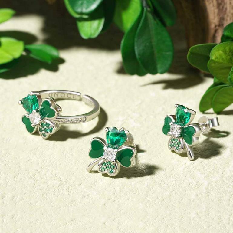 Gnoce Lucky Four Leaf Clover Stud Earrings