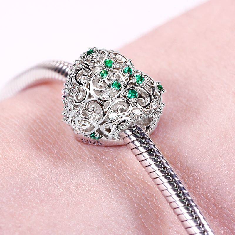 Heart Shape Customized Charm Braceletss Photo Charms With Green Stones