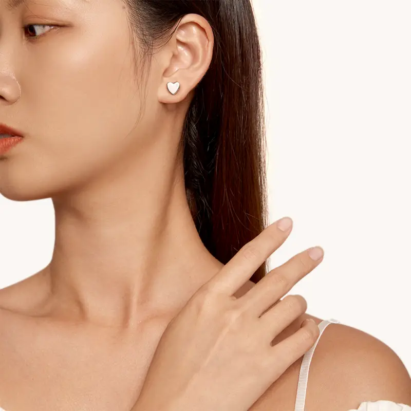 Gnoce Silver Minimalist Heart Stud Earrings