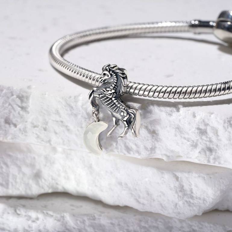 Gnoce Halloween Light Color-changing  Black Skull Horse Charm