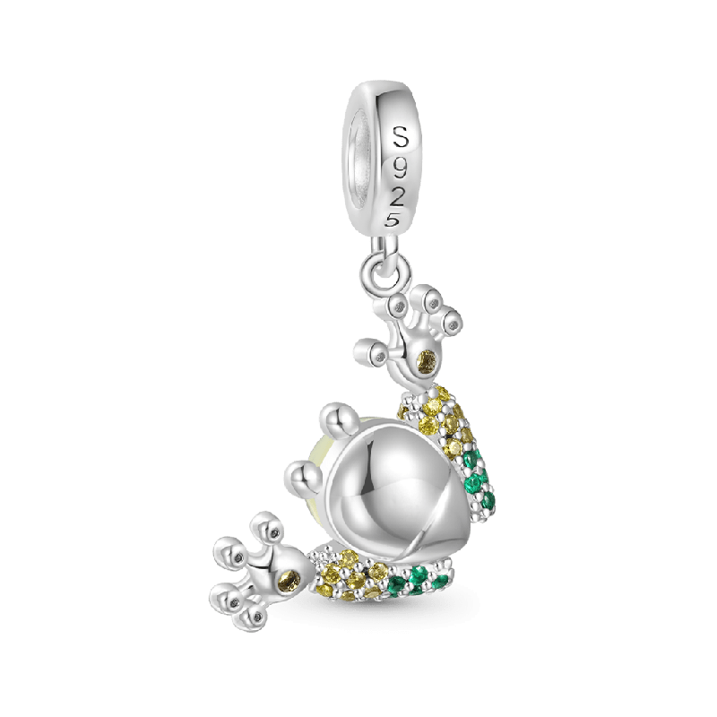 Gnoce Green Beneficial Insect Frog Pendant Dangle Charm