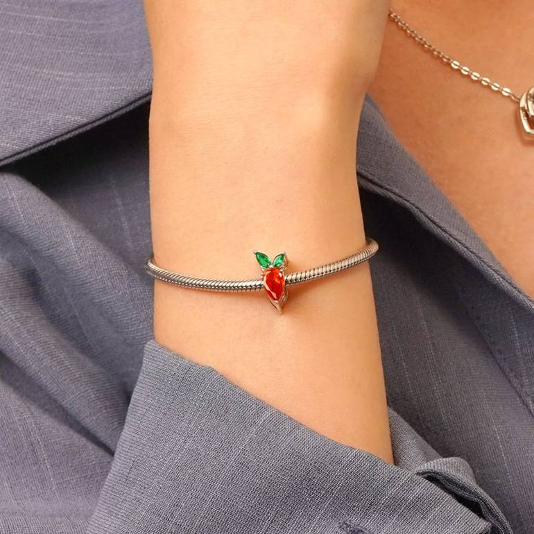 Gnoce Delicious Carrot Charm
