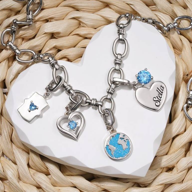 Gnoce Blue Earth Clasp Clusters Charm