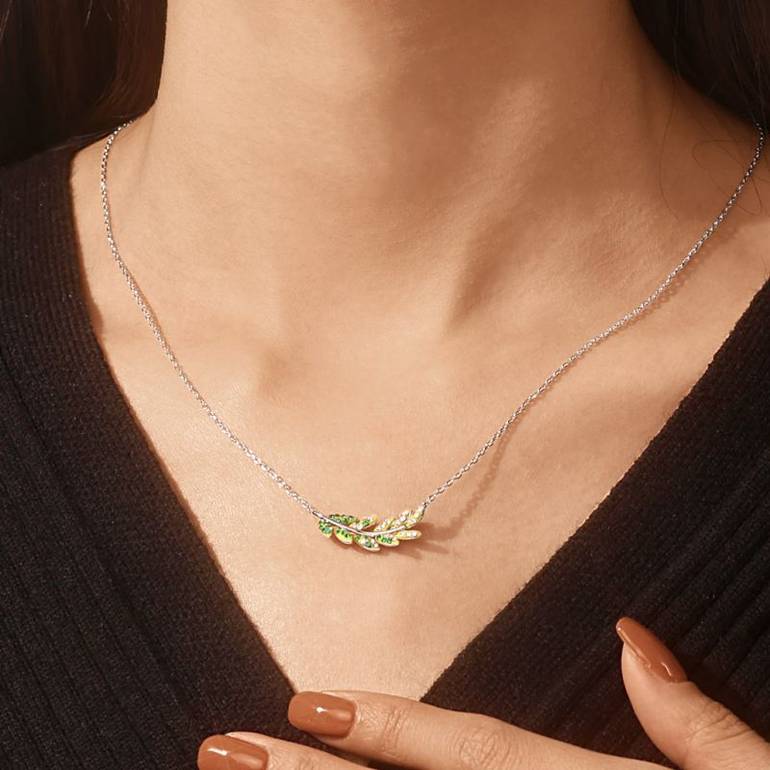 Gnoce Olive Leaf Pendant Necklaces