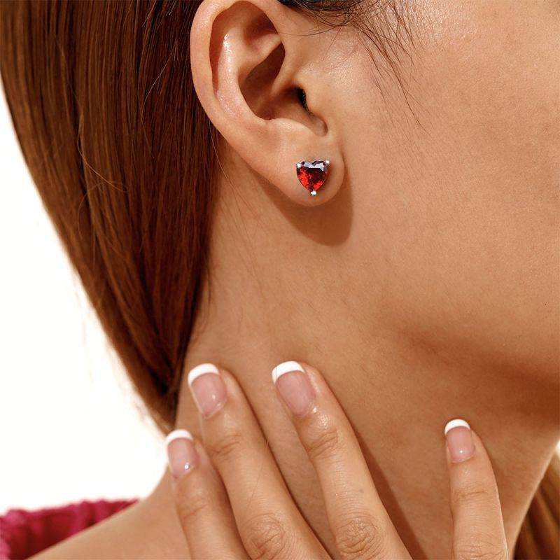Gnoce Birthstone Heart Stud Earrings