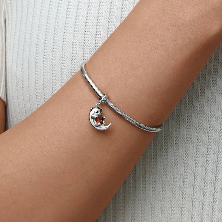 Gnoce Lovely Otter Embraces Heart Gem Charm