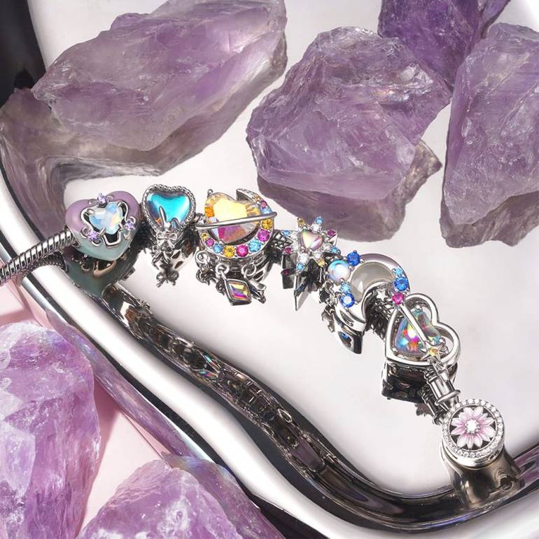Gnoce Color-changing Moon Moonstone Charm