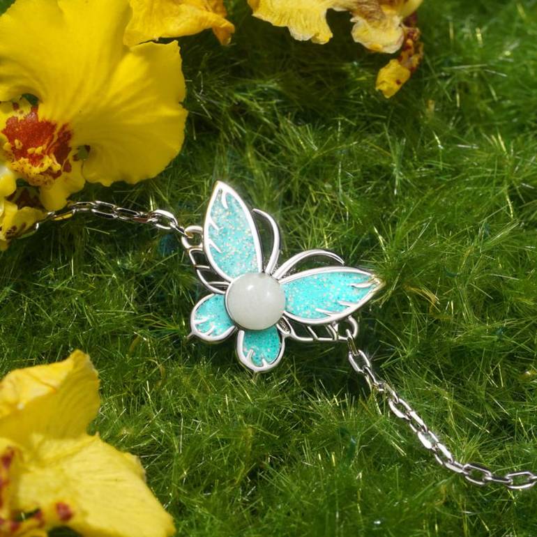 Gnoce Adjustable Glow-in-the-Dark Butterfly Bracelets