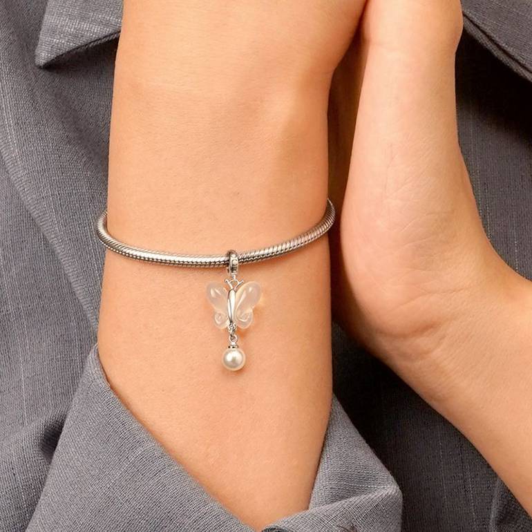 Gnoce Chalcedony Butterfly Pearl Pendant Dangle Charm