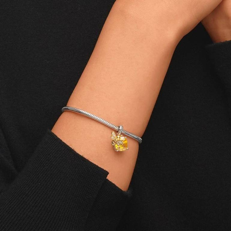 Gnoce Honey Bee Square Pendant Dangle Charm