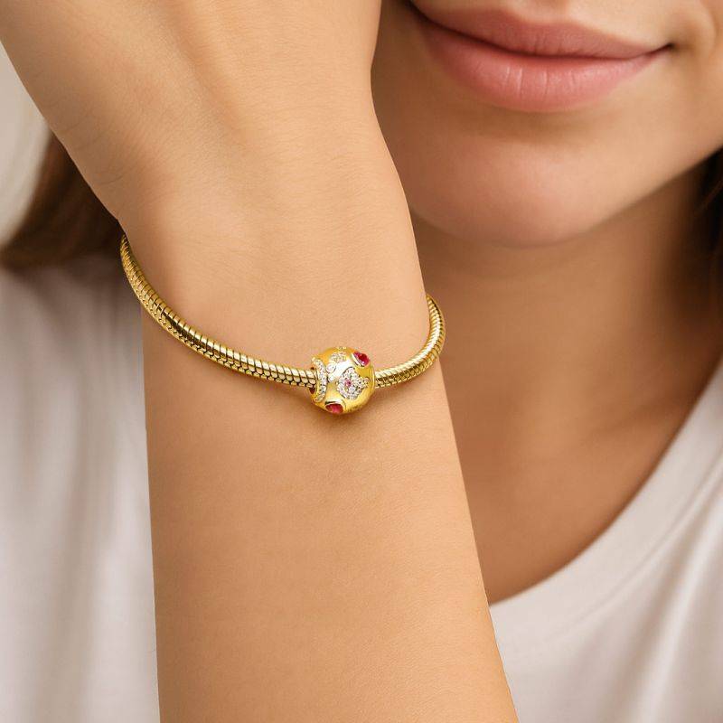 Gnoce Sparkling Fish with Pink Hearts Charm