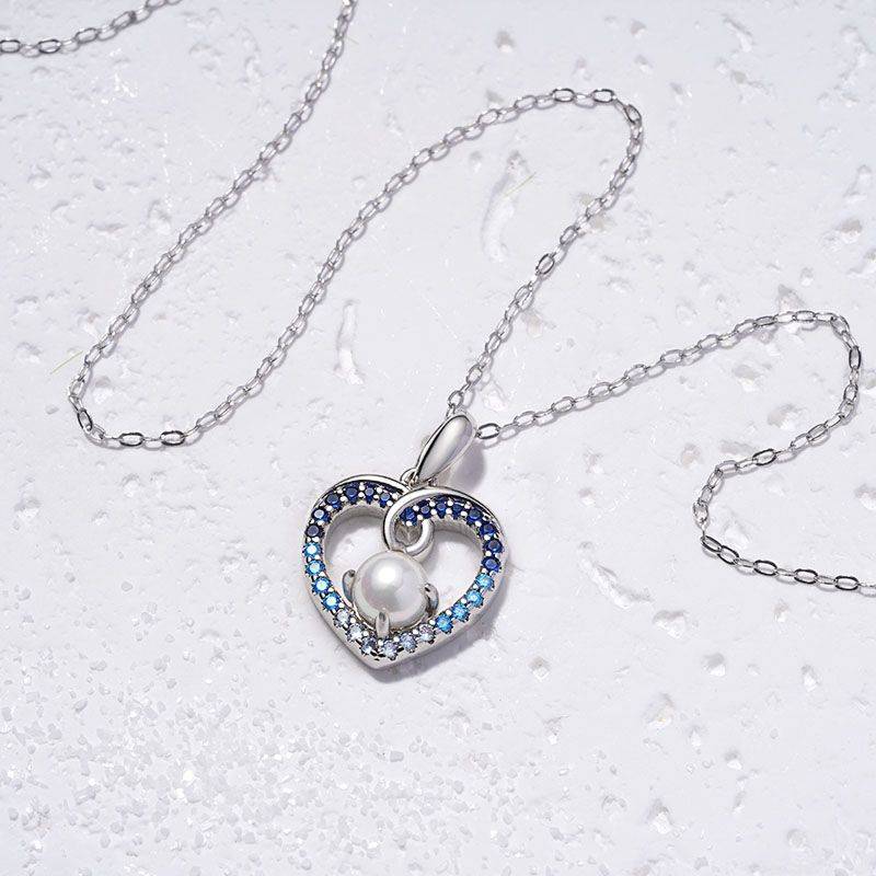 Gnoce Gradient Blue Heart Pearl Necklaces