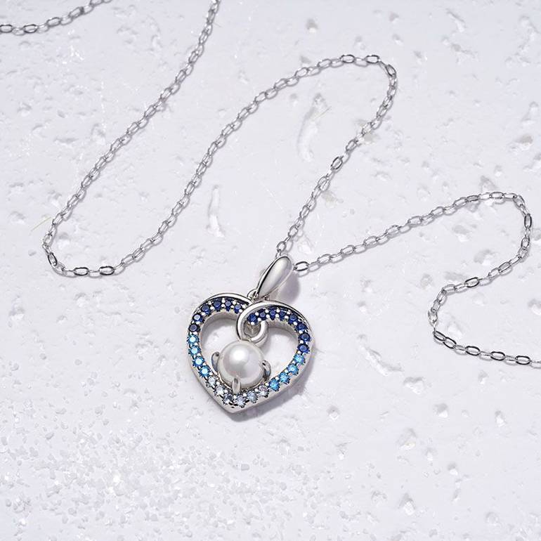 Gnoce Gradient Blue Heart Pearl Necklaces