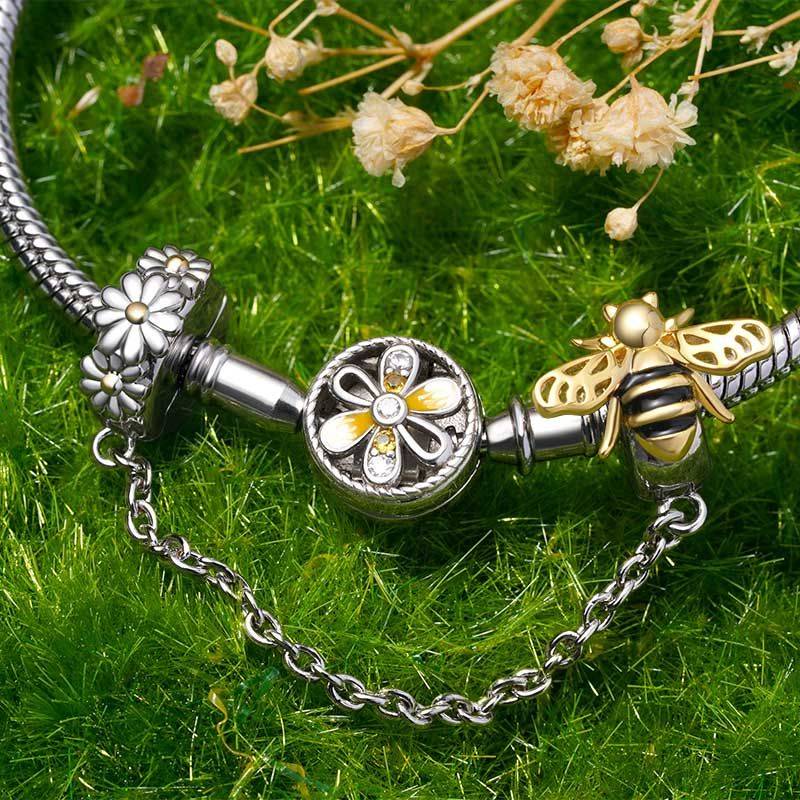 Gnoce Honey Bee Safety Chain Charm