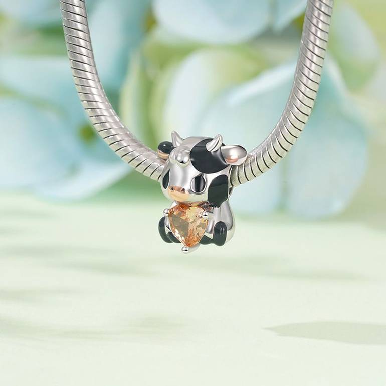 Gnoce Little Cow Embraces Heart Gem Charm