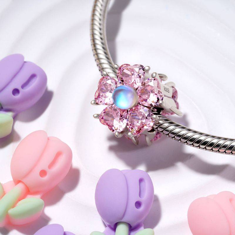 Gnoce Pink Blooming Flower Charm
