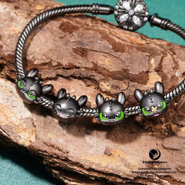 Gnoce Laughing Toothless Stopper Charm