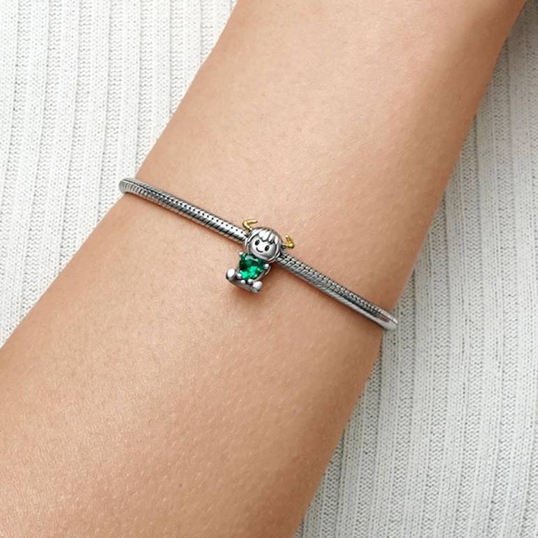 Gnoce Taurus Zodiac Sign Embraces Heart Gem Charm
