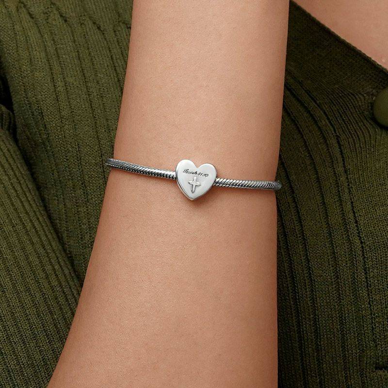 Gnoce Sparkling Bible Heart Charm