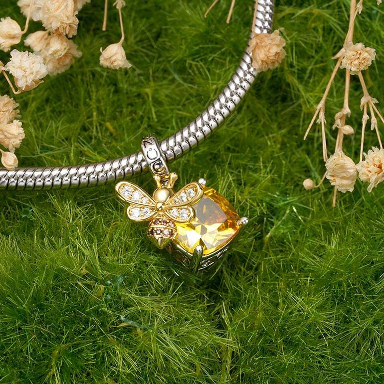 Gnoce Honey Bee Square Pendant Dangle Charm