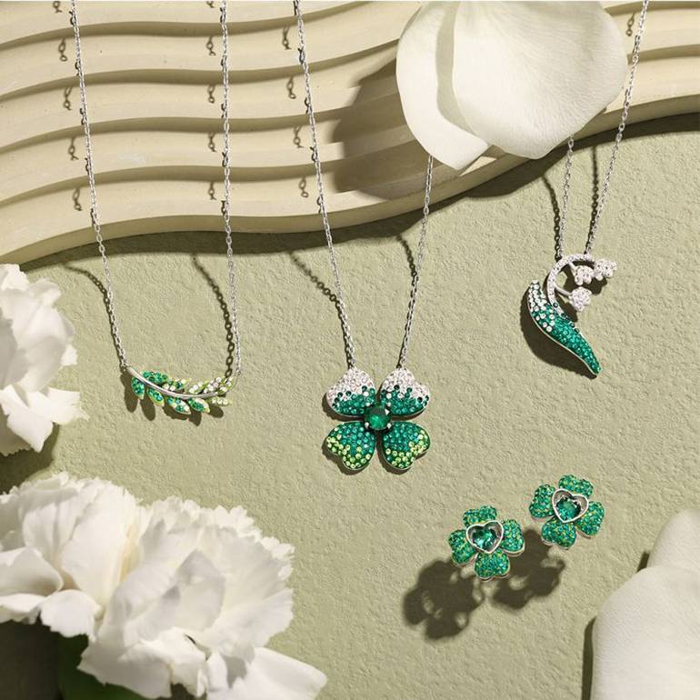 Gnoce Olive Leaf Pendant Necklaces