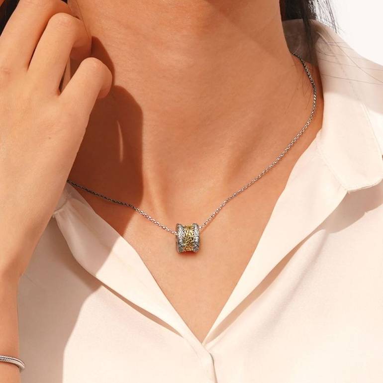 Gnoce Hollow Flower Gems Pendant Necklaces
