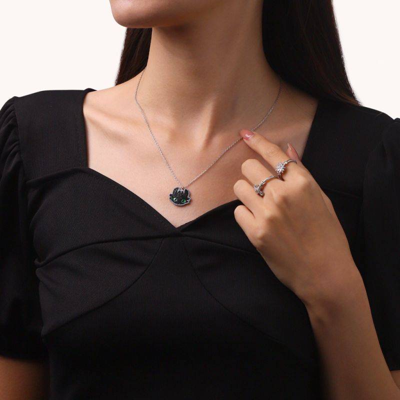 Gnoce Smiling Toothless Head Necklaces