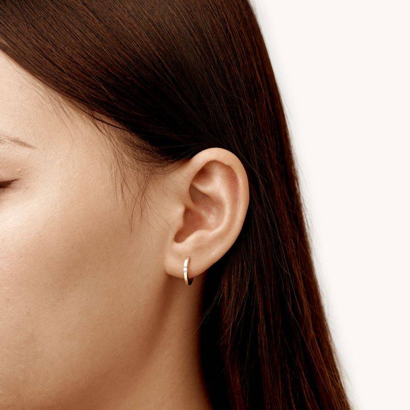Gnoce Round Set Diamond Stud Earrings