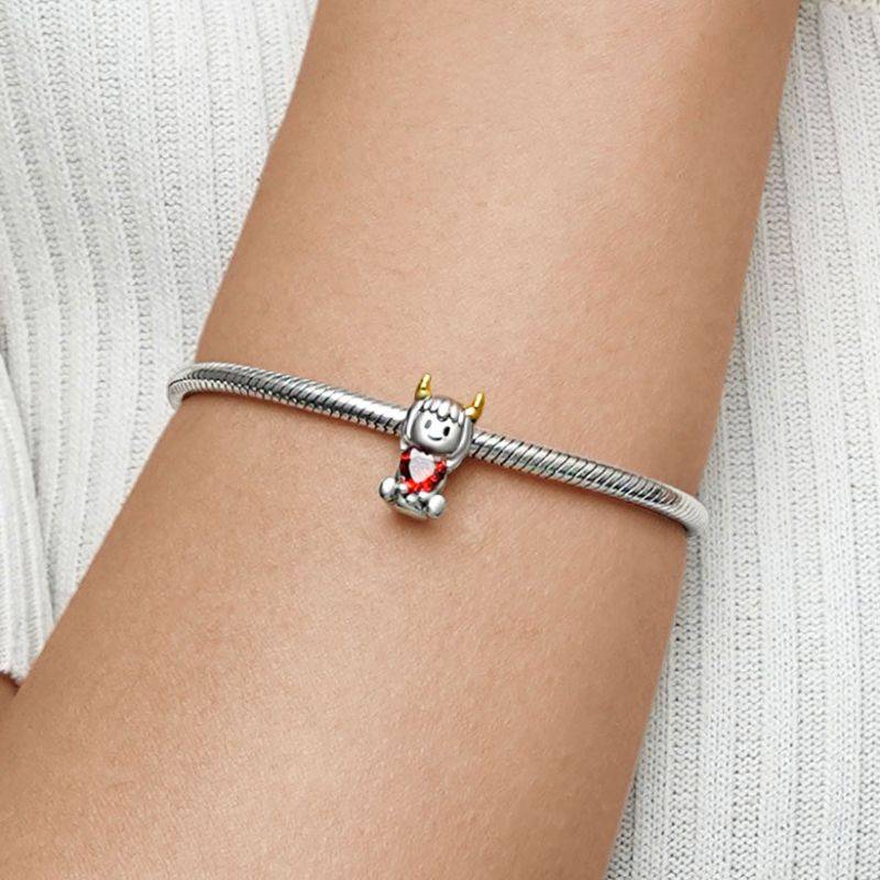 Gnoce Capricornus Zodiac Sign Embraces Heart Gem Charm