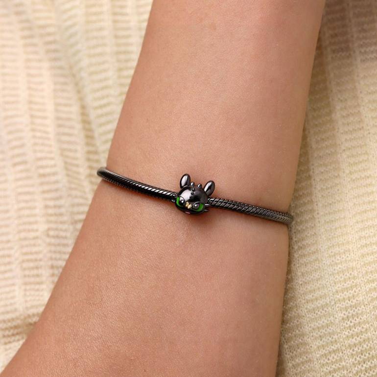 Gnoce Impish Toothless Stopper Charm