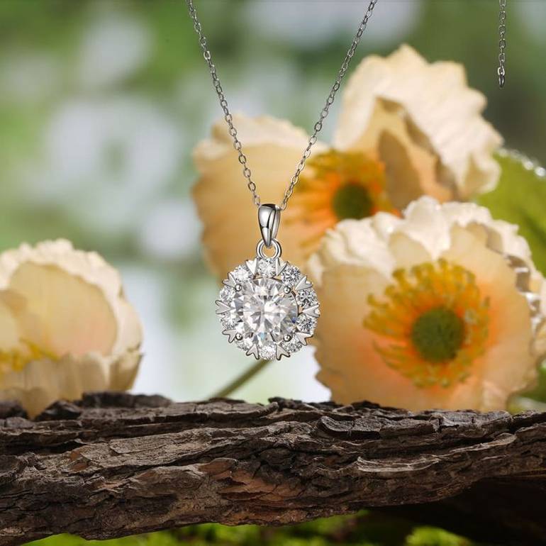 Gnoce Brilliant 5Ct Round 925S & VVS Moissanite Sunflower Necklaces