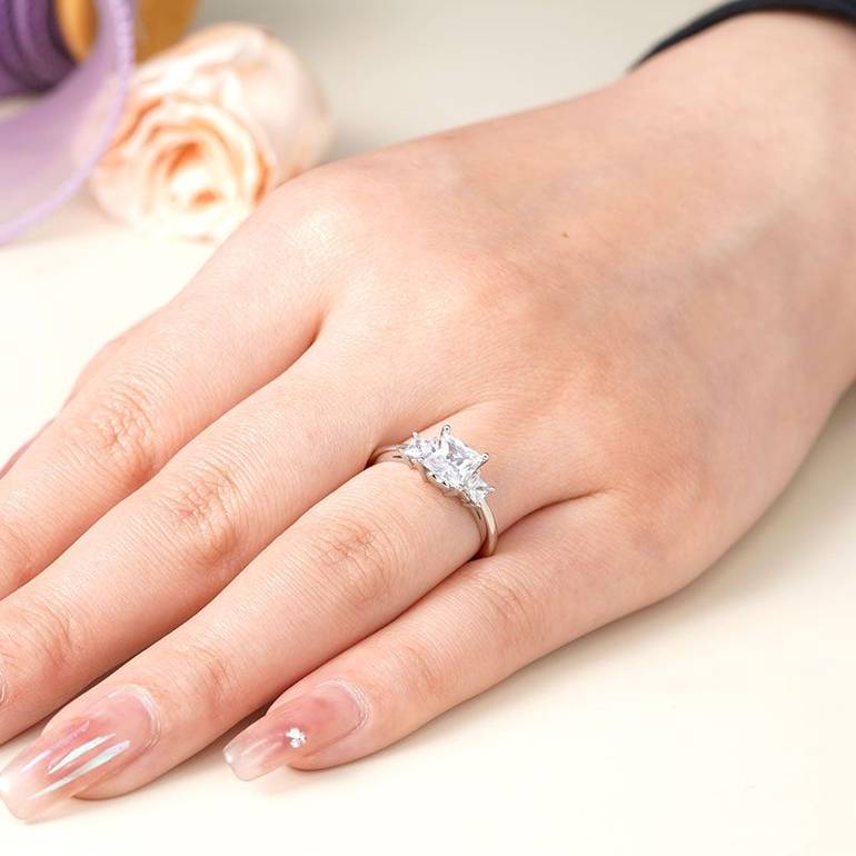 Clear Three-Stone Ring 925 Sterling Silver with Gemstone