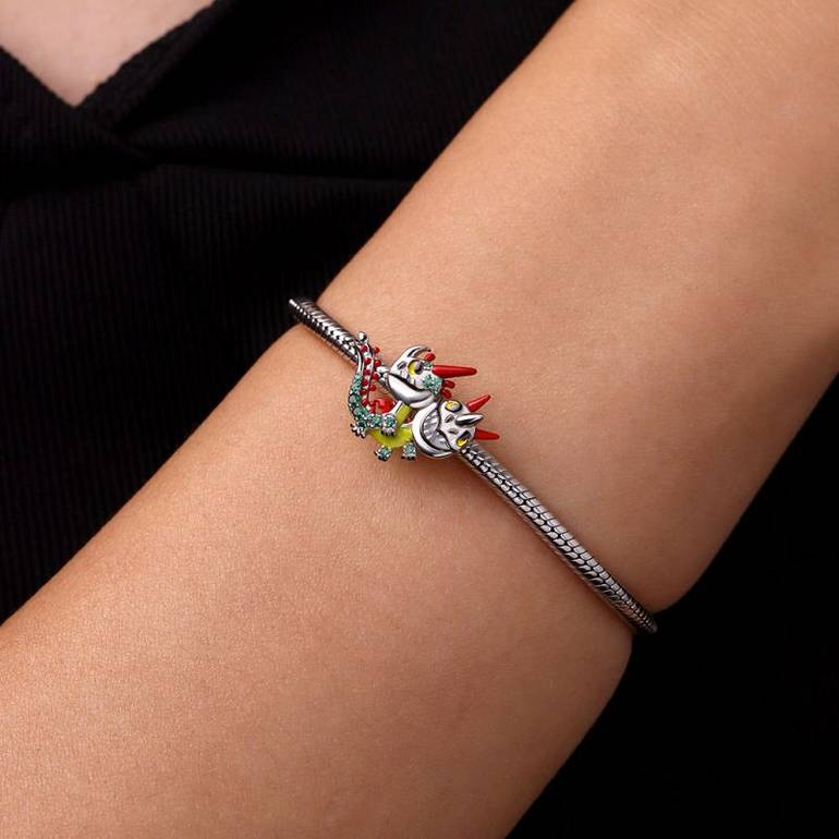 Gnoce Hideous Zippleback Dragon Stopper Charm