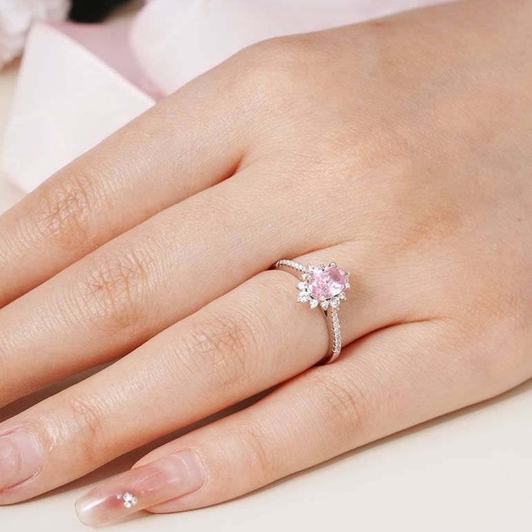 Gnoce Four Prong Oval Pink Halo Engagement Ring