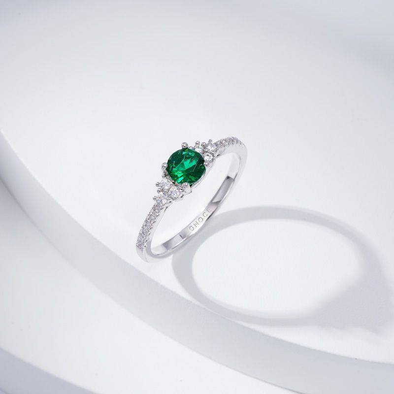 Gnoce Elegant Round Cut Emerald Ring