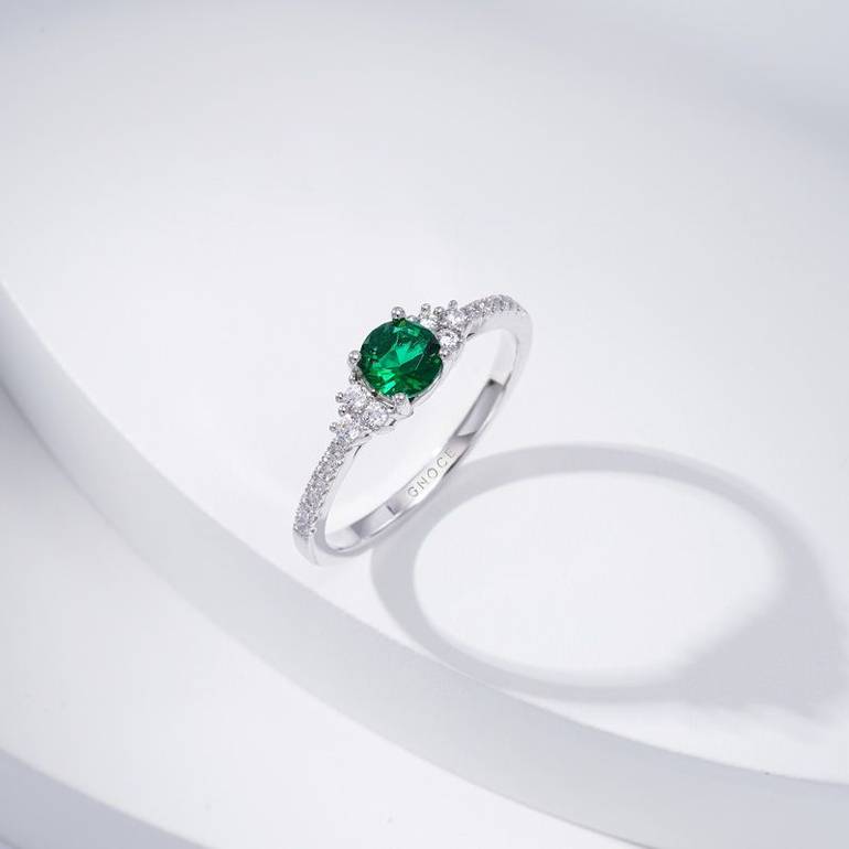 Gnoce Elegant Round Cut Emerald Ring