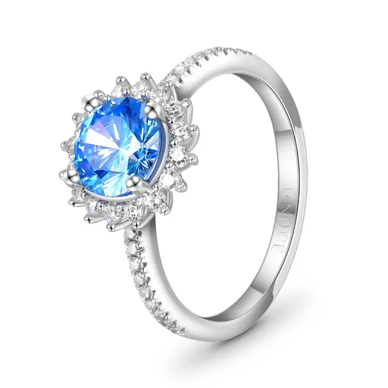 Gnoce Shimmering Four Prong Round Cut Promise Ring