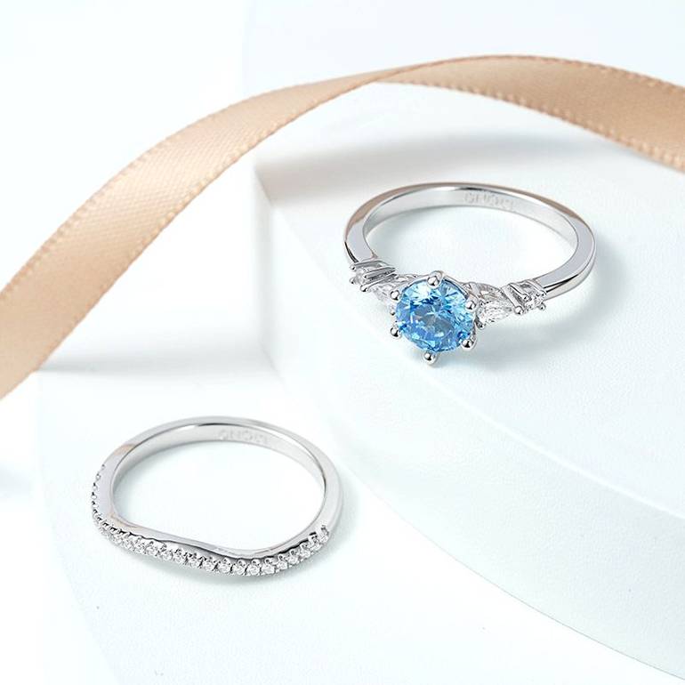 Gnoce Wishbone Stacking Blue Round-cut Ring Set