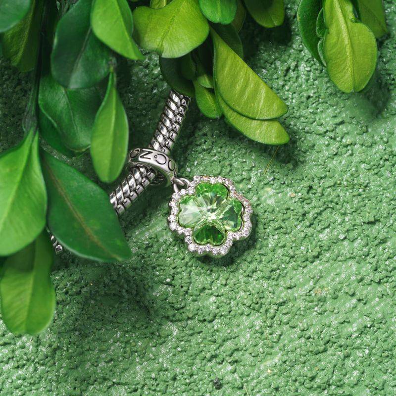 Gnoce Lucky Green Four-leaf Clover Pendant Dangle Charm