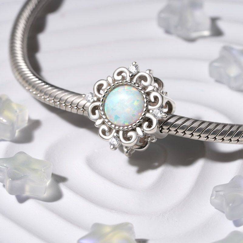 Gnoce Vintage Opal Charm