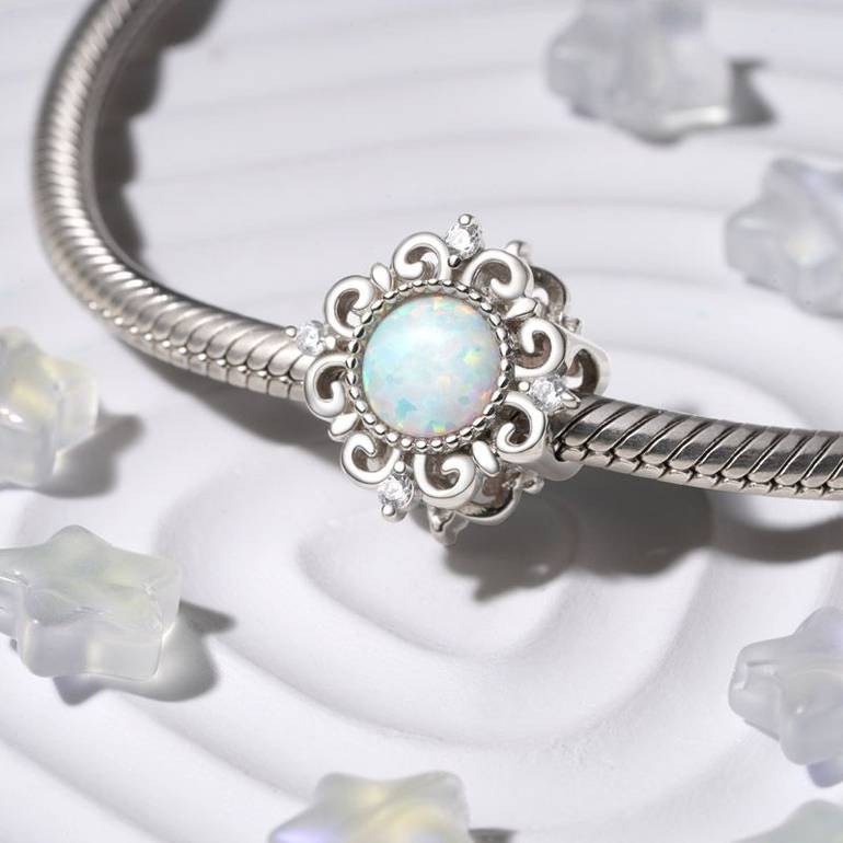 Gnoce Vintage Opal Charm