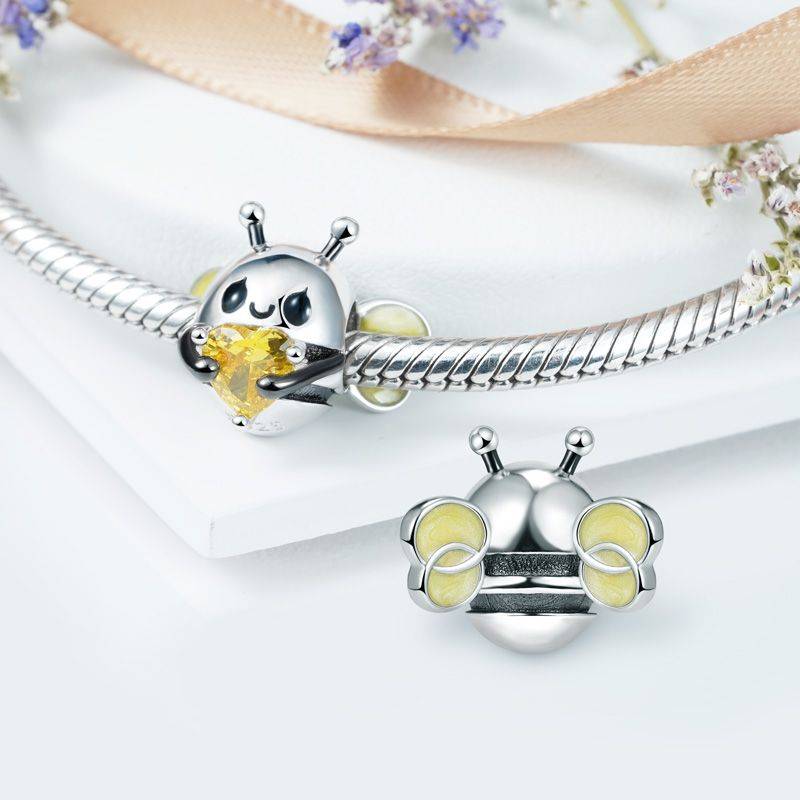 Gnoce Bee Embraces Heart Gem Charm