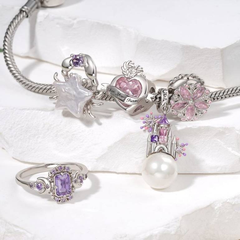 Gnoce Delicate Pink Gemstone Flower Charm