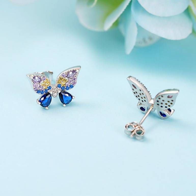 Gnoce Sparkling Butterfly Stud Earrings