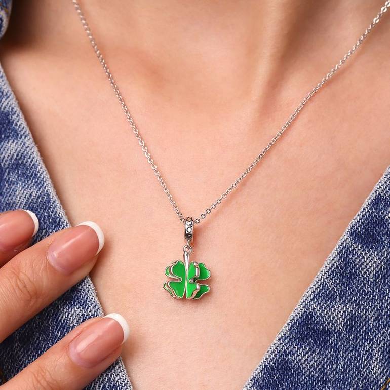 Gnoce Four-leaf Clover Swaying Leafs Pendant Dangle Charm